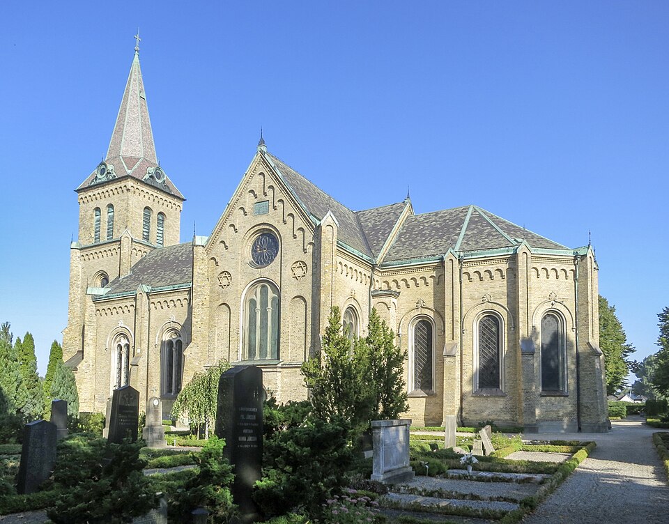 Lomma kyrka i september 2016