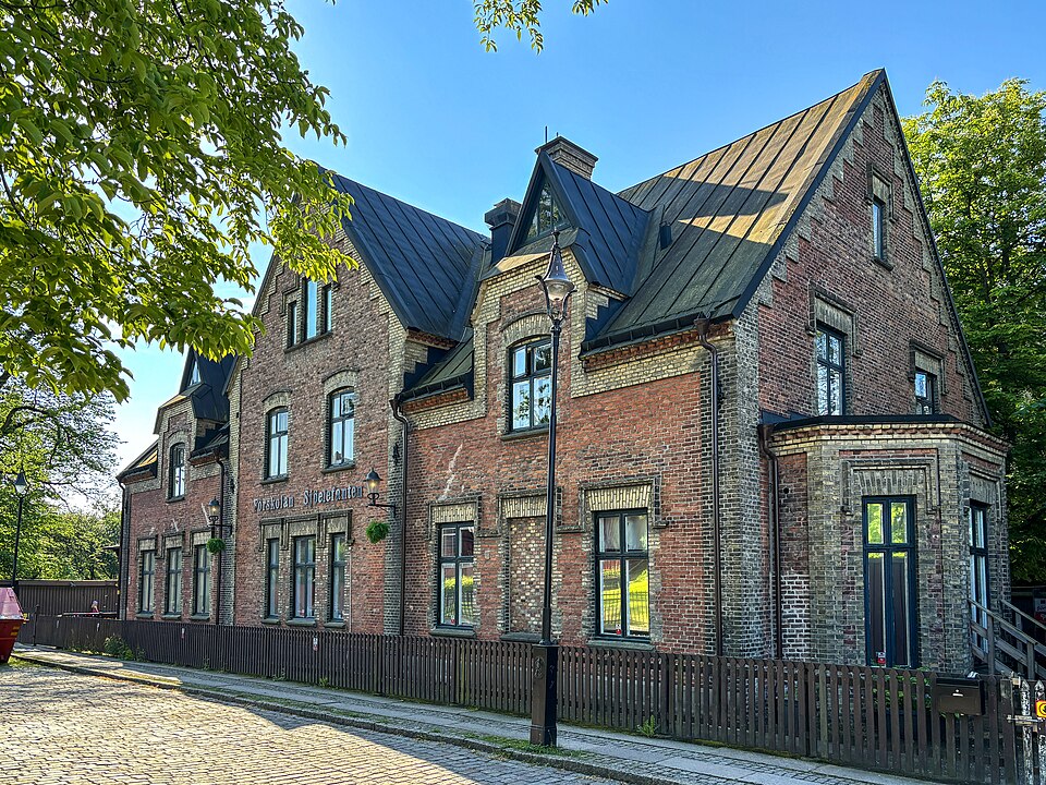 Klippans skolhus. Byggnaden ritades av Adolf W. Edelsvärd och uppfördes åren 1856–58