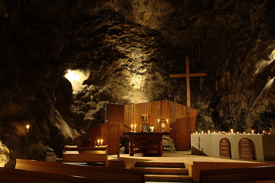 Altaret i Sankta Anna Underjordskyrka, Kristineberg.