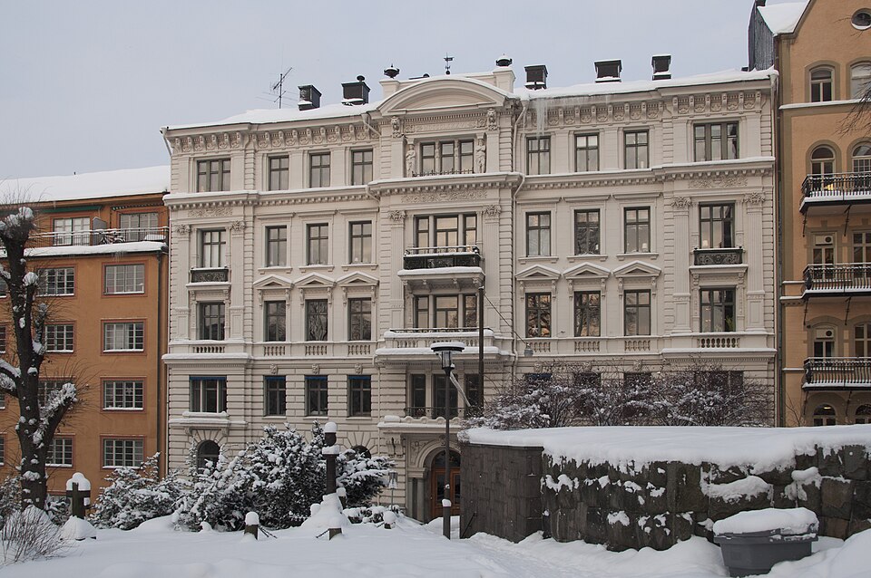 Kammakargatan 12 (fastigheten Hägerberget 56), S:t Johannes församlings tidigare församlingshus. Byggnadsår 1884-86, arkitekt Gustaf Sjöberg, byggherre C Jehander, byggmästare G Sjöberg.