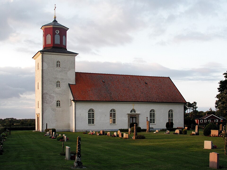 Gårdby church
