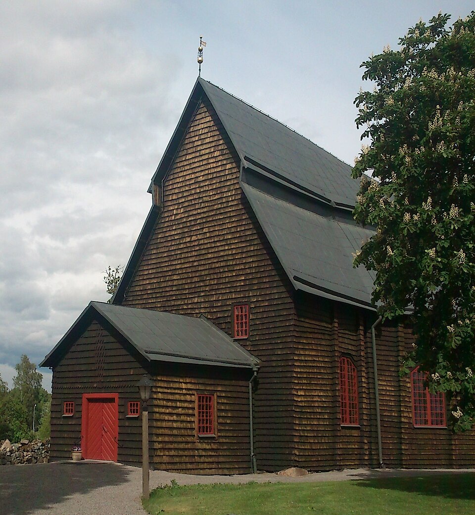Entrance to Frödinge kyrka, diocese of Linköping
