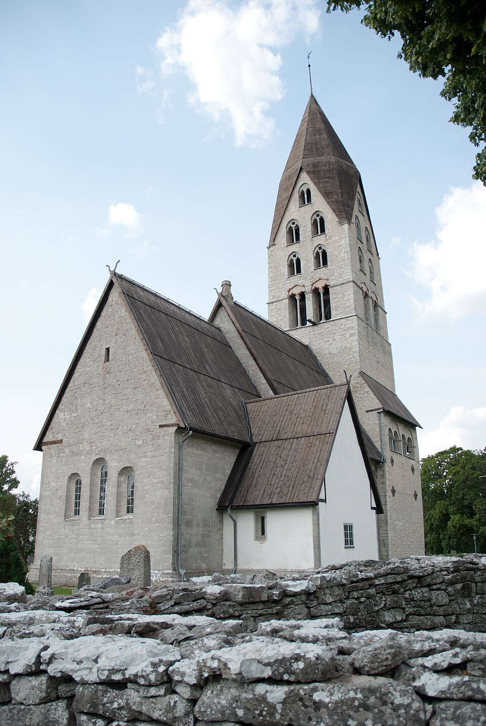 Tingstäde church on en:Gotland.