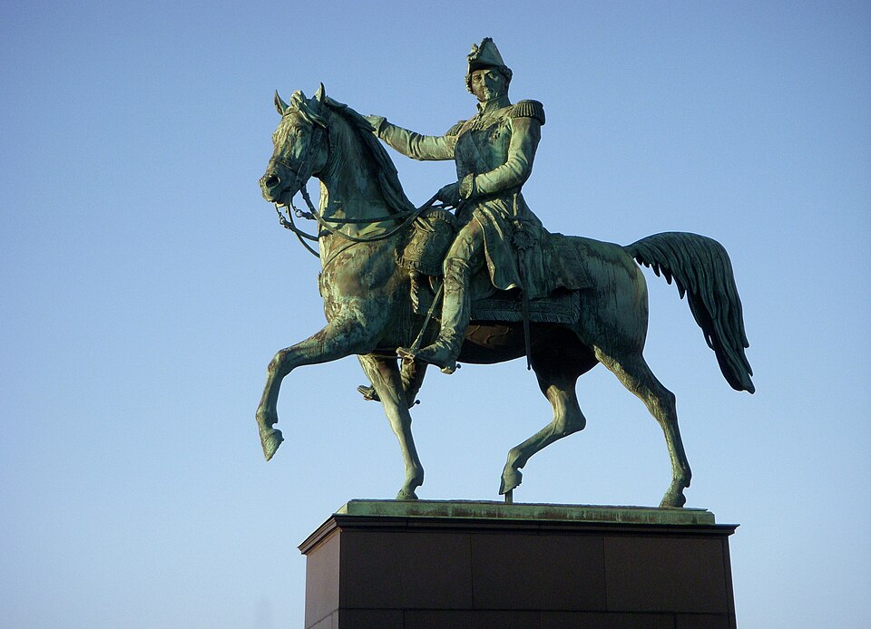 Karl XIV Johans staty