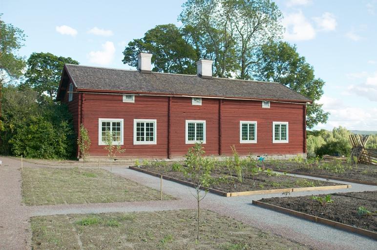 Notera Av dokumentationsskäl har originalbeskrivningen från Riksantikvarieämbetet behållits. Tillrättalägganden och alternativa beskrivningar bör införas separat från nedanstående information.Felaktig