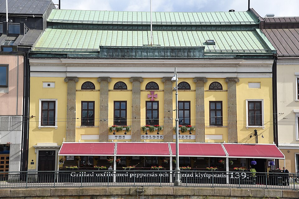 Frimurarlogen i 15 kvarteret Frimuraren på Södra Hamngatan 31 i stadsdelen Inom Vallgraven i Göteborg. This is a photo of a protected building in Sweden, number 21300000008197 in the RAÄ buildings dat