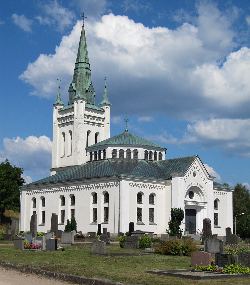 Hällaryds kyrka från sydväst