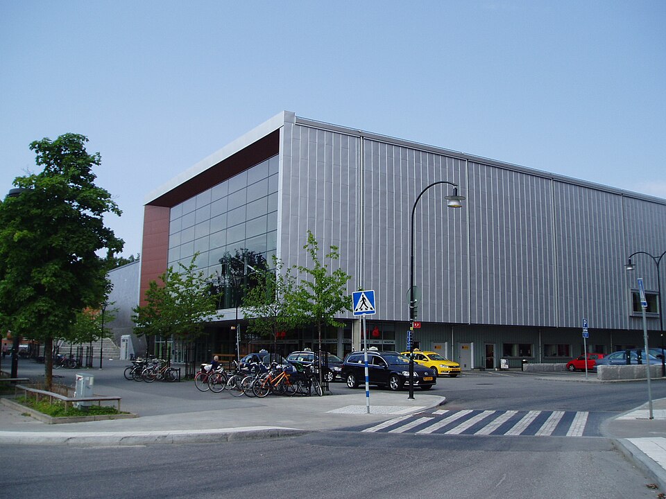 Arena satelliten i juni 2013