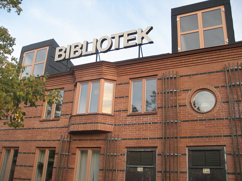 Public library (Stadsbibliotek), Svartbäcksgatan 17, Uppsala (Sweden)