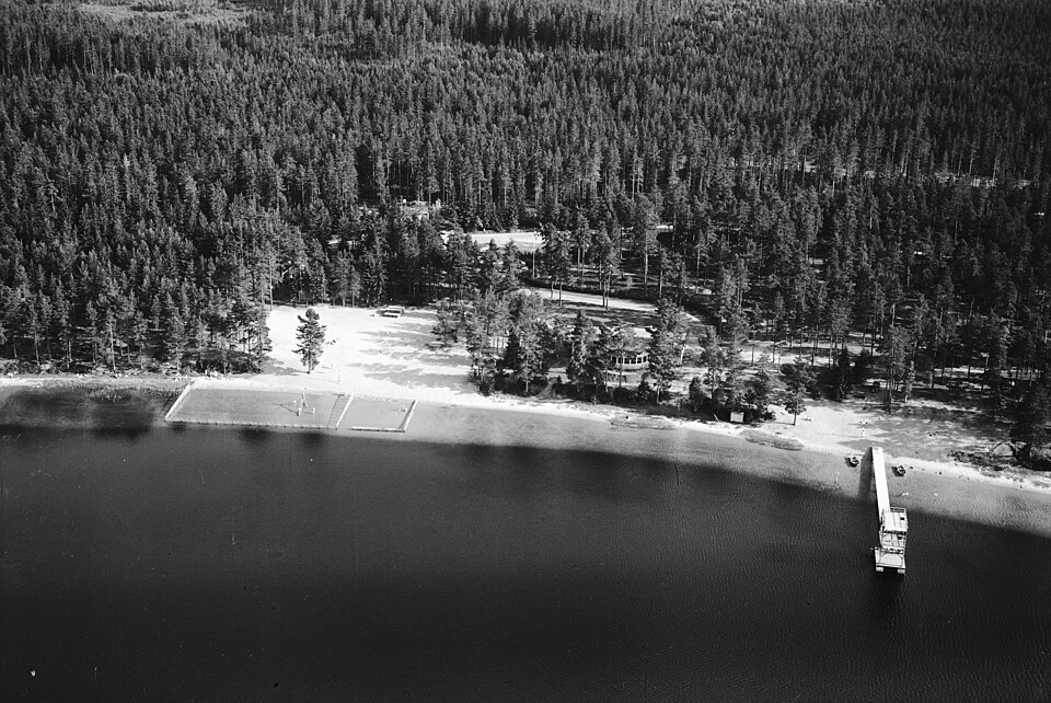 Axamobadet, Jönköping, Sweden, 1956. Photoː AB Flygfoto. Jönköpings läns museum.Jönköpings läns museum