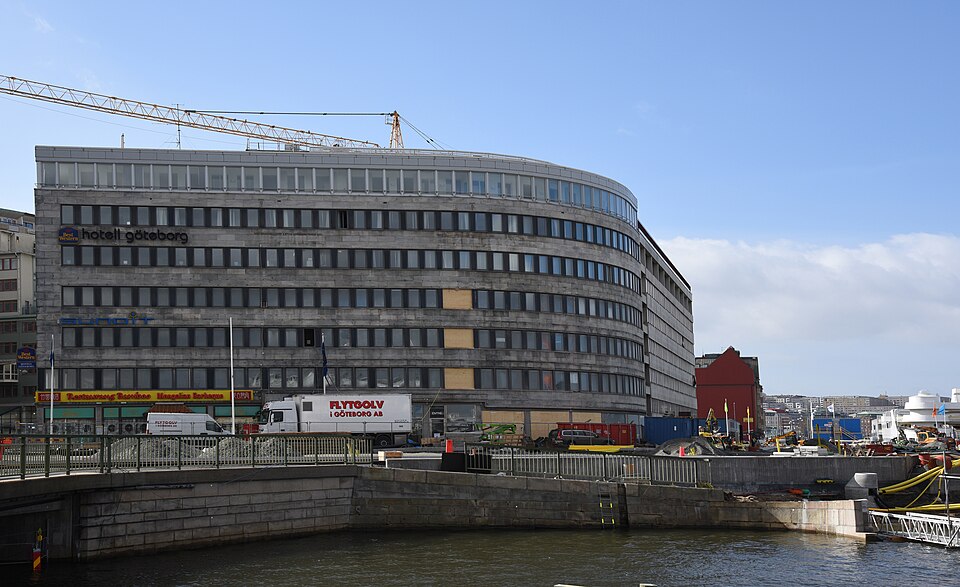 Skeppsbrohuset vid Skeppsbroplatsen 1 i stadsdelen Inom Vallgraven i Göteborg. Ombyggnadsarbete våren 2015.
