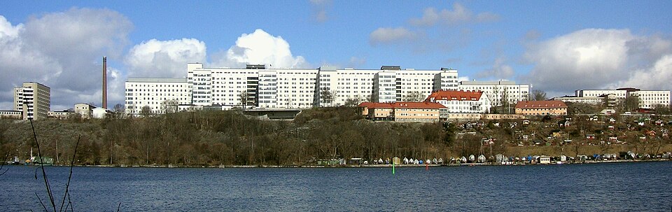Södersjukhuset i april 2006, vy över Årstaviken