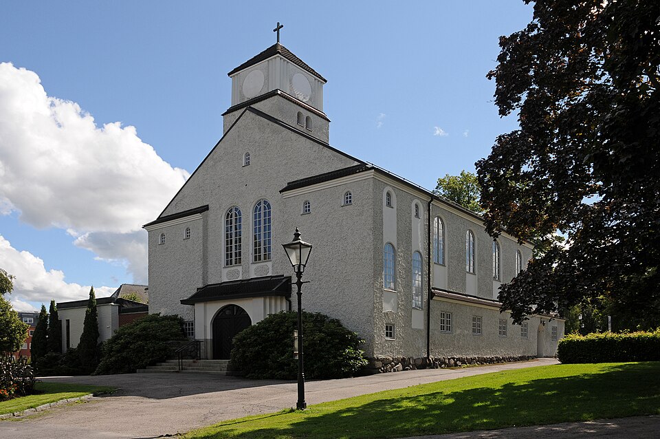 Mariakyrkan i Katrineholm. Byggd 1911. Arkitekter Höög & Morssing