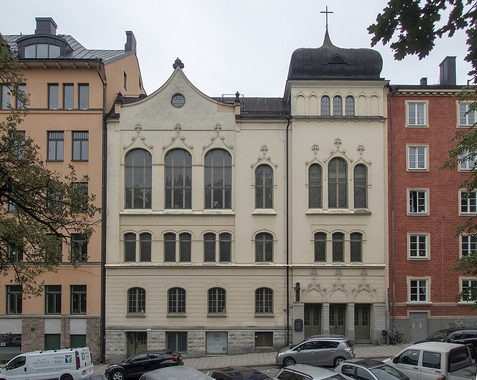 Kungsholms baptiskyrka, Bergsgatan 59 Nybyggnadsår 1902 - 1904 Erik Boström (Arkitekt) P. A. Granat (Byggmästare) Sällskapet Kungsholms Baptistförsamling (Byggherre) This is a photo of a building (wit