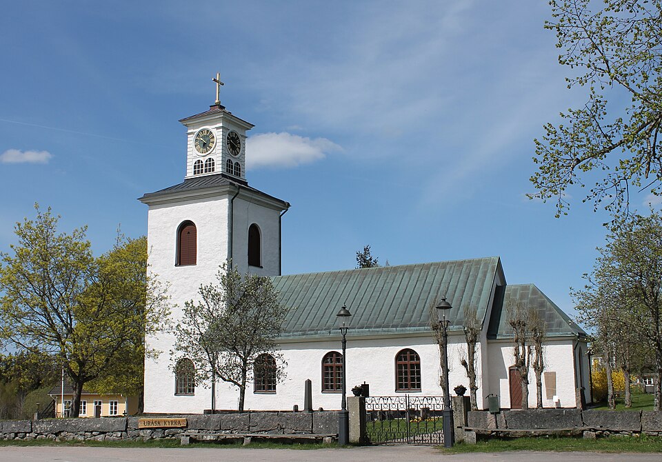 Uråsa churchThe church which outwardly has the character of a neoclassical church building dates back to 1100 or 1200s. In the 1800s the church was radically altered. 1841 erected tower and provided w