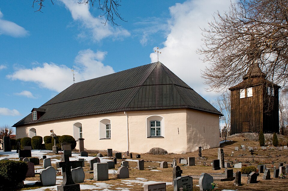 Trosa stads kyrka i april 2013.