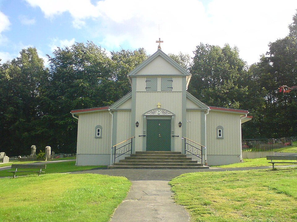 Parish church of Rödbo parish from the east. Rödbo församlingskyrka från öster.