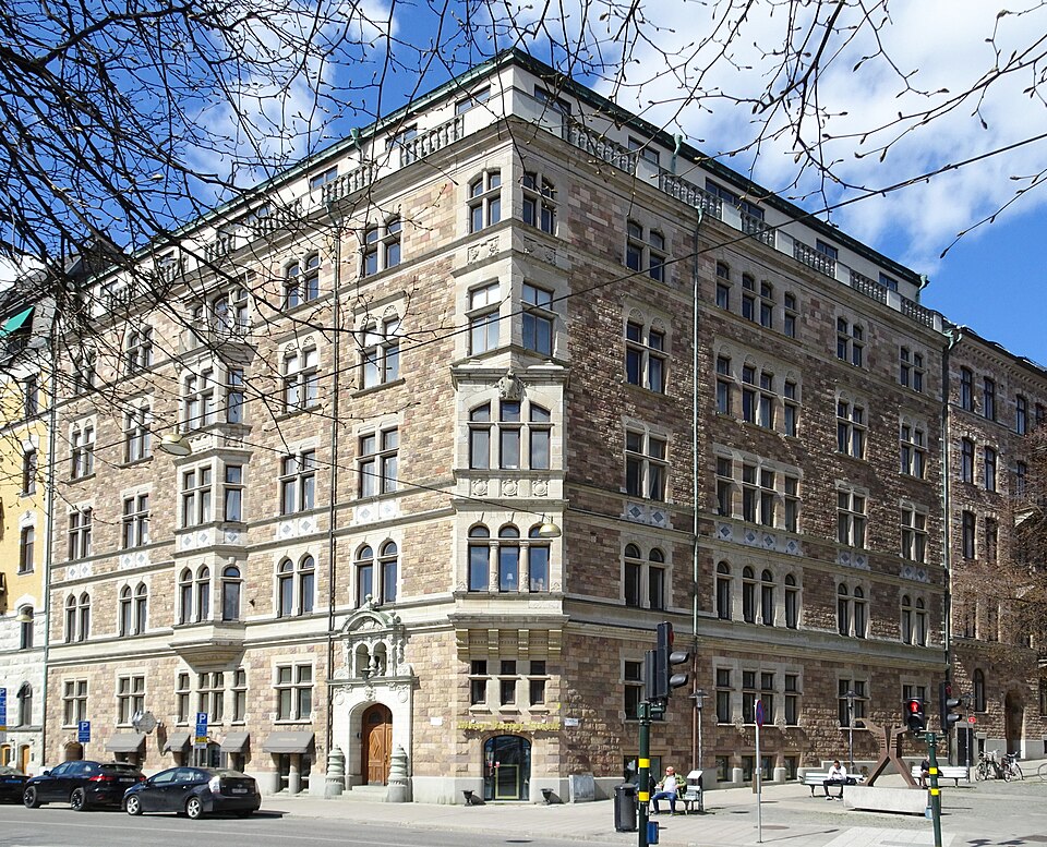 Strandvägen 15. Byggnadsår 1896, arkitekt Johan Laurentz, byggherre och byggmästare P A Wersén