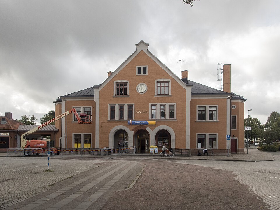 Järnvägsstationen, Skara. Byggnadsår 1899 Arkitekt: Carl Österman