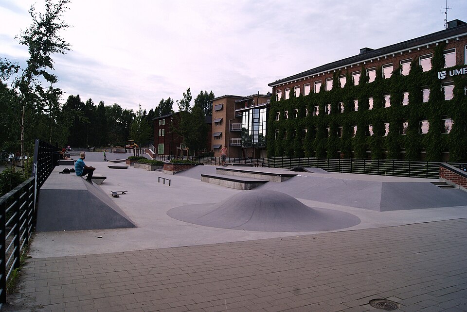 Sparken is a skatepark for skatebord, BMX and inlines in Umeå, located next to Umeälven and Hamnmagasinet. Umeå Energy's main office building is also visible to the right.