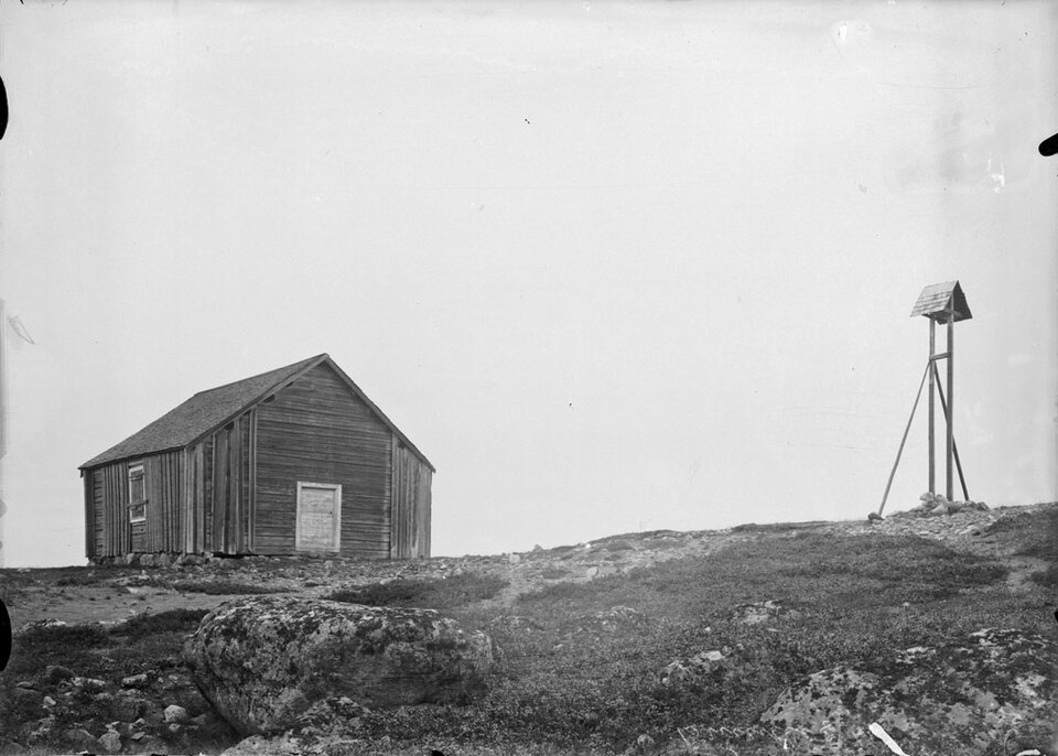 Brändö-Uddskär Chapel, built in 1774 by the fishermen population in Luleå outer archipelago. Photograph by Bernhard Salin, Director General of the Swedish National Heritage Board in 1913-1923. Format: