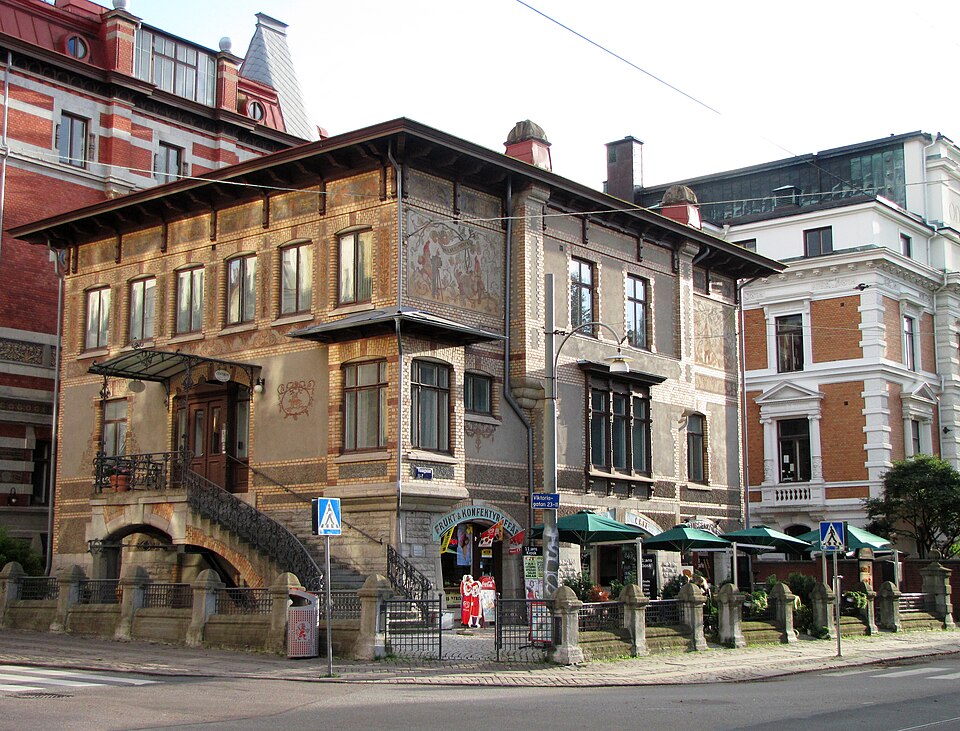 Tomtehuset, a house in Göteborg from 1890, east and north façades.
