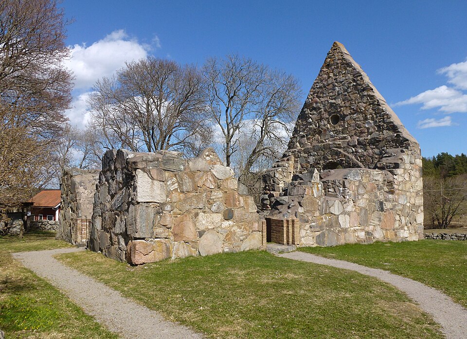 Össeby kyrkroruin
