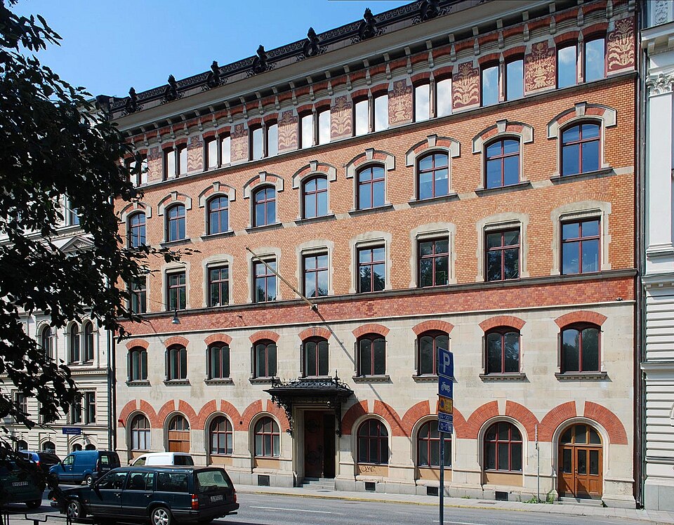 Beskowska skolans byggnad på Engelbrektsgatan 9-11 i Stockholm This is a photo of a building (without protection) in Sweden, number 21420000010332 in the RAÄ buildings database.