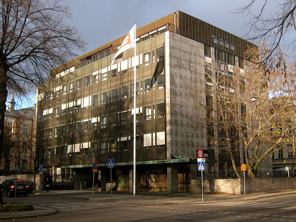 Skogsindustrihuset på Villagatan 1, korsningen mot Karlavägen.