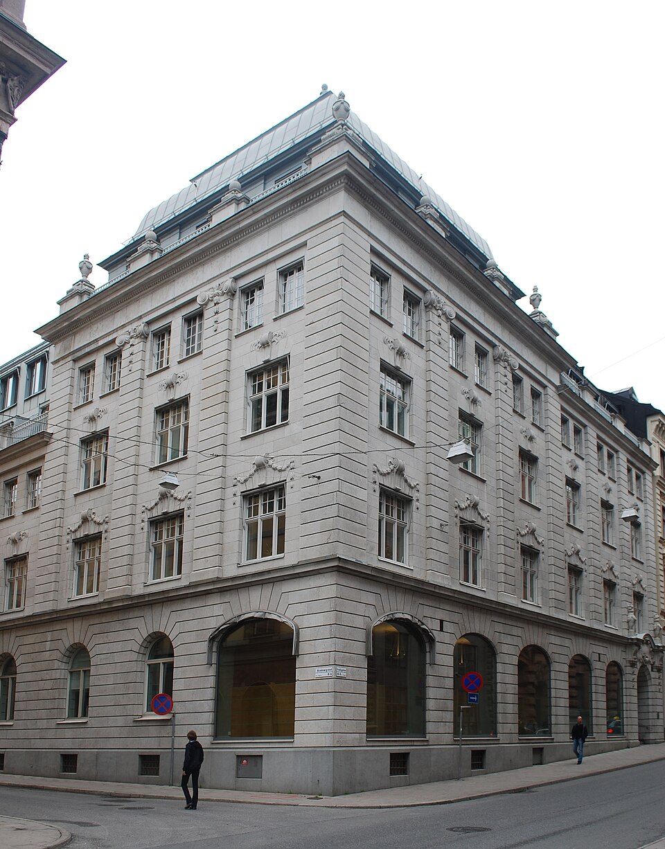 Norrlandsbanken i hörnet Fredsgatan 10 och Akademigränd 6 i Stockholm.