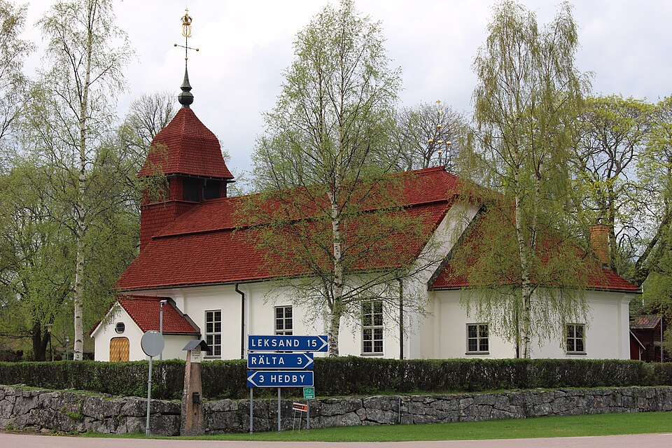 Djura kyrka från sydost.
