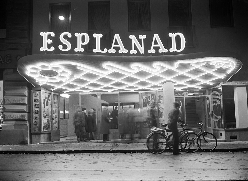 Stockholms nya biograf Esplanad. Biografen är ritad av arkitekten Ernst Grönwall
