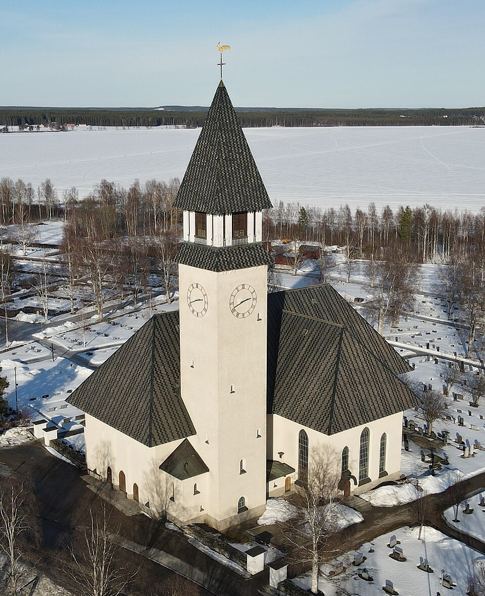Burträsks kyrka i mars 2022.