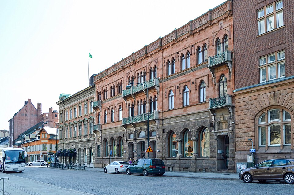 Kyrkogatan 9 i Lund (i bildens mitt)