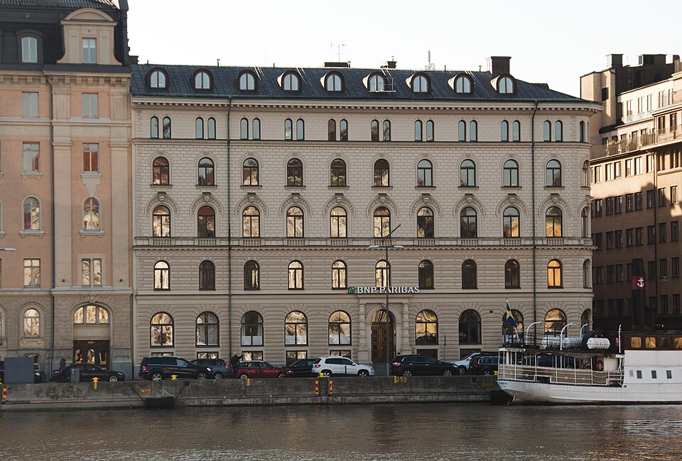 Käpplingeholmen 3, Nybrokajen 5. Byggnadsår 1880-81, arkitekt Adolf Emil Melander, byggherre W A Ekengren.