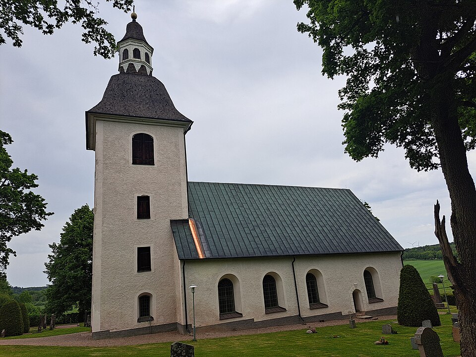 Åsbo kyrka i Boxholms kommun.
