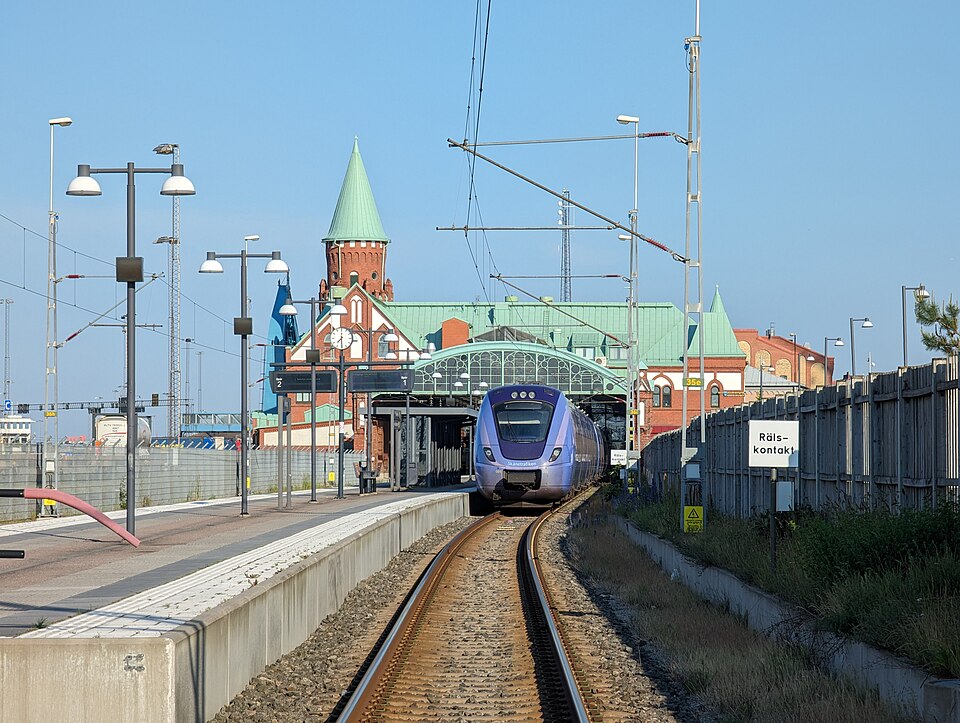 Trelleborgs centralstation med pågatåg den 1 juni 2024