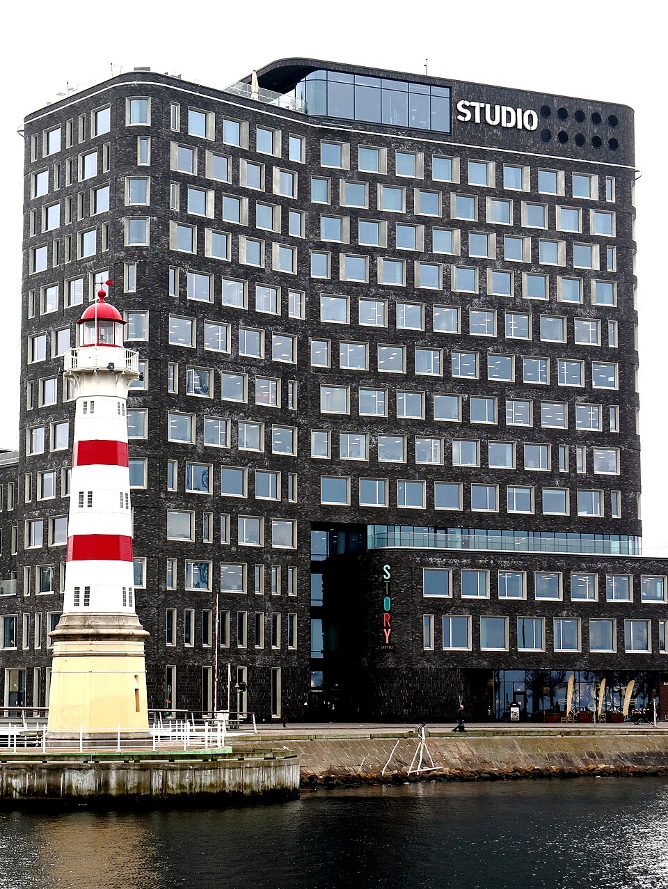 Studion building Malmö inner harbor