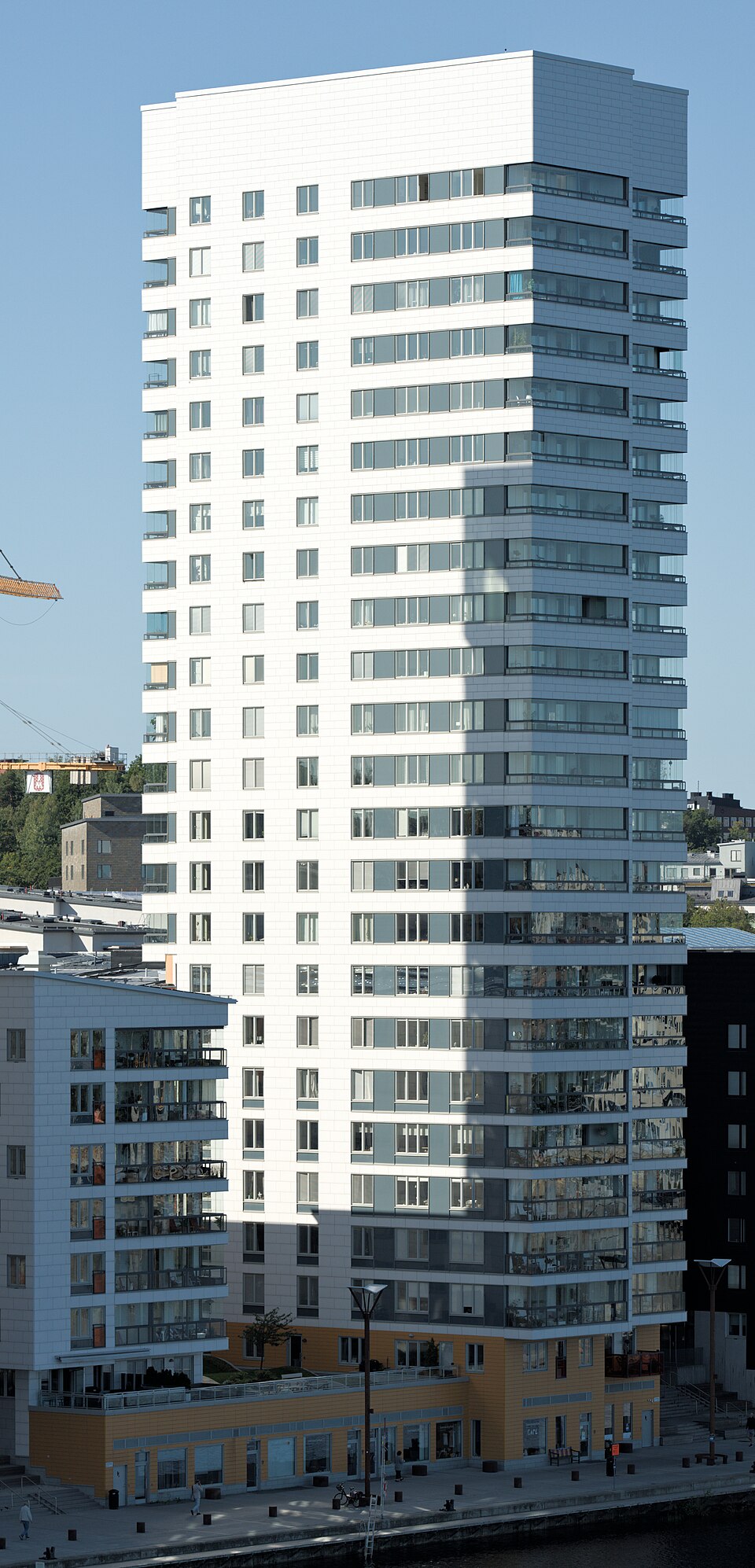 Building Kajen 5 seen from Västra Årstabron