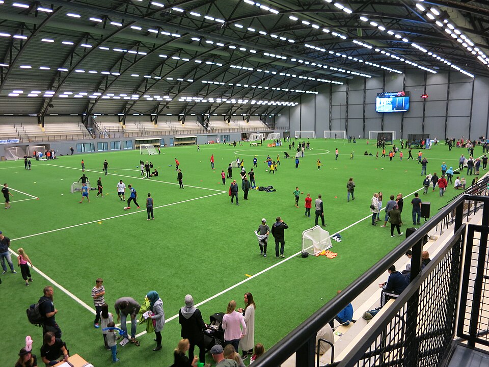 Prioritet Serneke Arena: Indoor fotball pitch.