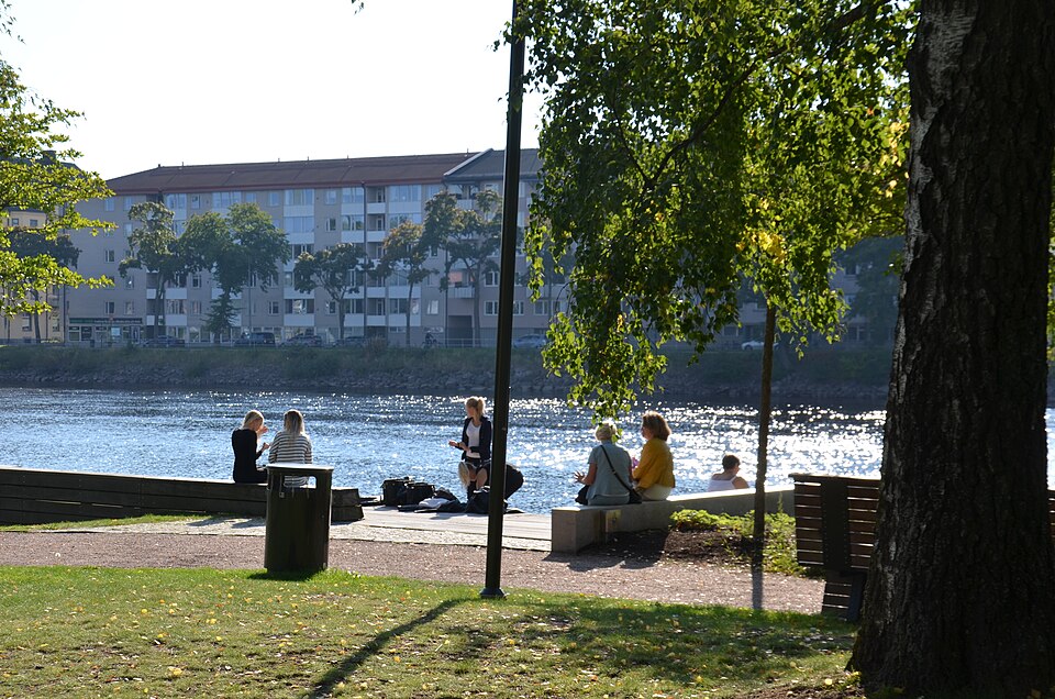 Sandgrundsparken västra sidan med västra Klarälven