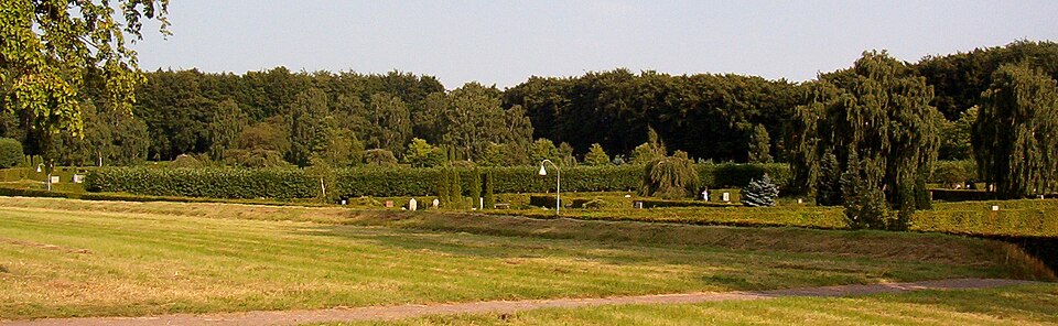 Vy från Östra kyrkogården (som dock är mycket större) i Malmö.