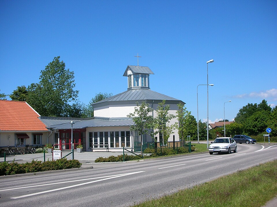 Sollyckans kyrka, Varbergs församling.