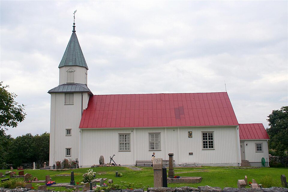 Käringön Church, exterior