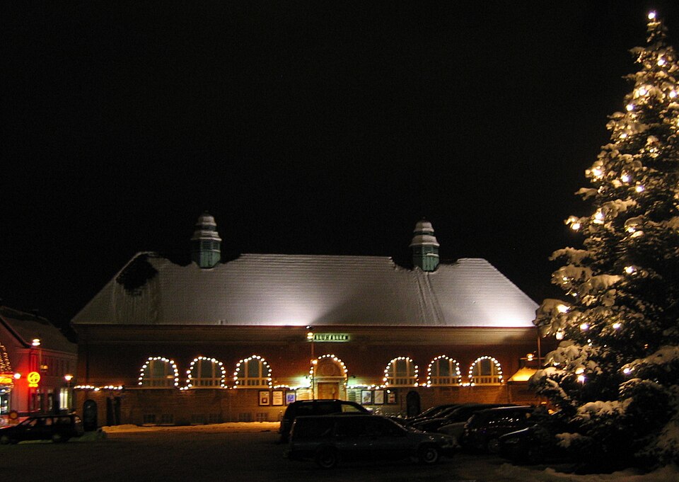 A Christmas decorated sv:Lunds saluhall, a market hall at sv:Mårtenstorget in the centre of en:Lund, built in 1909.