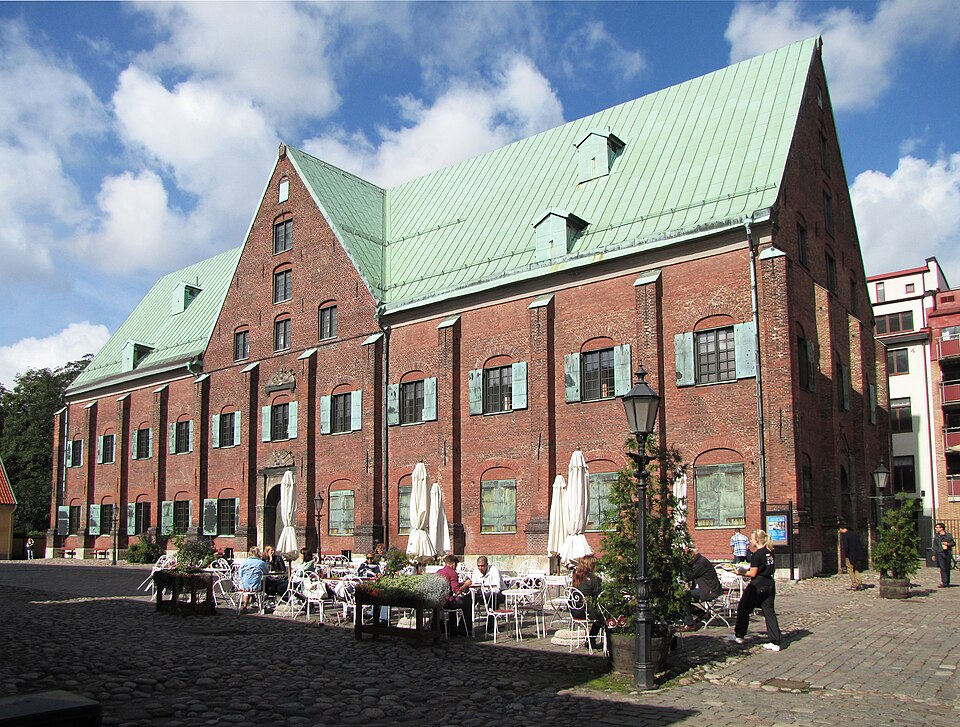 "Kronhuset" (which translates to "the crown house", a house belonging to the state) is an old house in Göteborg, built around 1650 as a weapon storage.