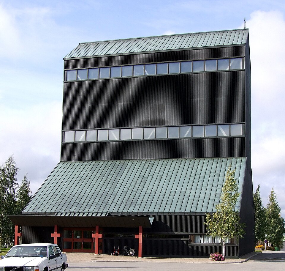 The church of Haparanda was designed by Swedish architect Bengt Larsson of Swedish architect firm ELLT and it was completed in 1967.