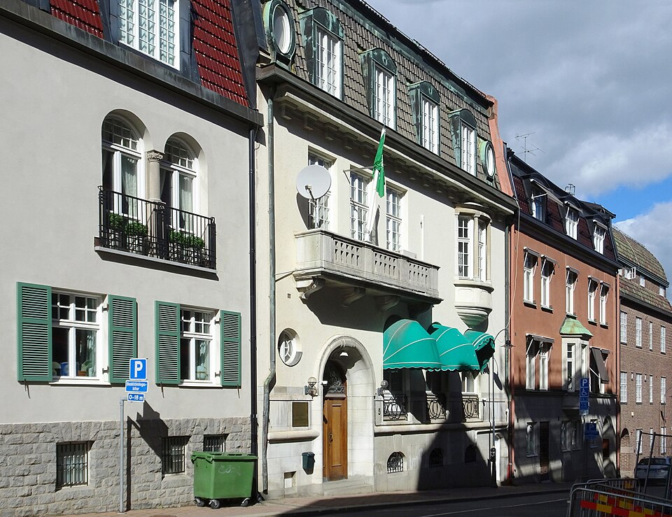 Trädlärkan 8, Sköldungagatan 5. 1909 - 1910 Nybyggnad Upphovsman Gottf. Nygren (Byggherre) Hagström & Ekman (Arkitekt) Martin Eriksson (Byggmästare)