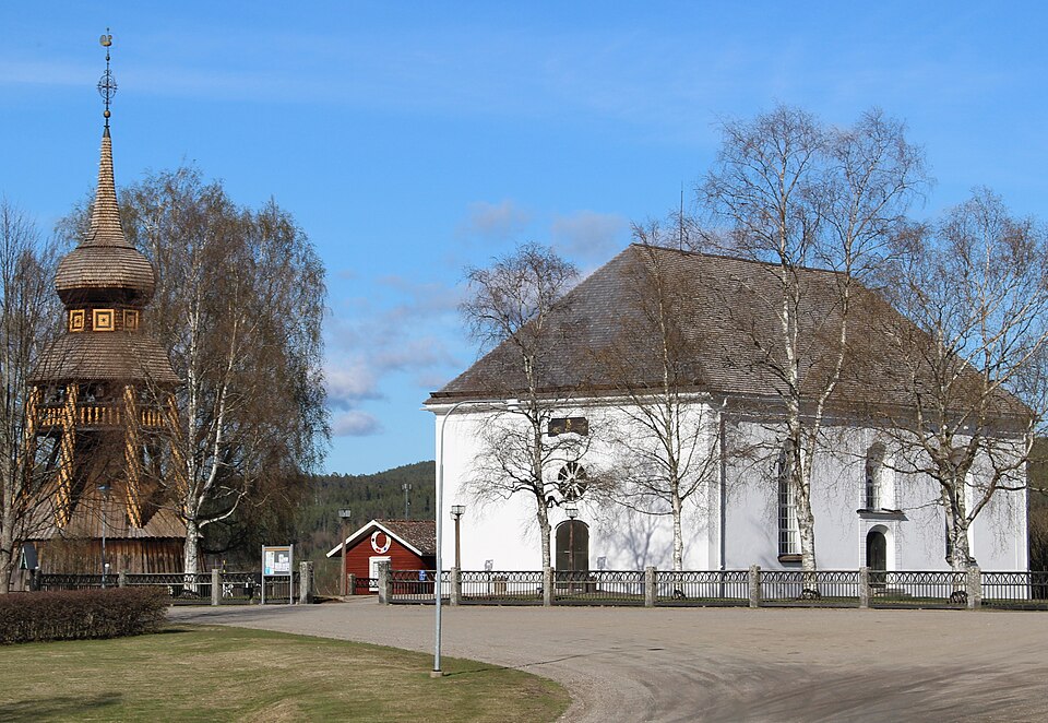 Undersviks kyrka med klockstapel