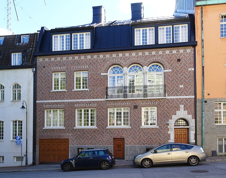 Trädlärkan 3, Tyrgatan 6. 1909 - 1910 Nybyggnad Upphovsman Eugen Öfverberg (Byggmästare) Thor Thorén (Arkitekt) Thor Thorén (Byggherre)